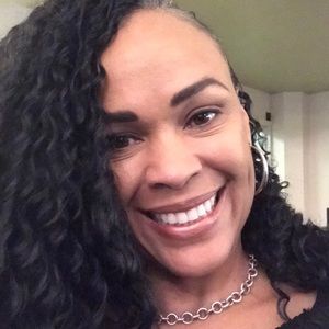 Meet your Posher, Kendra